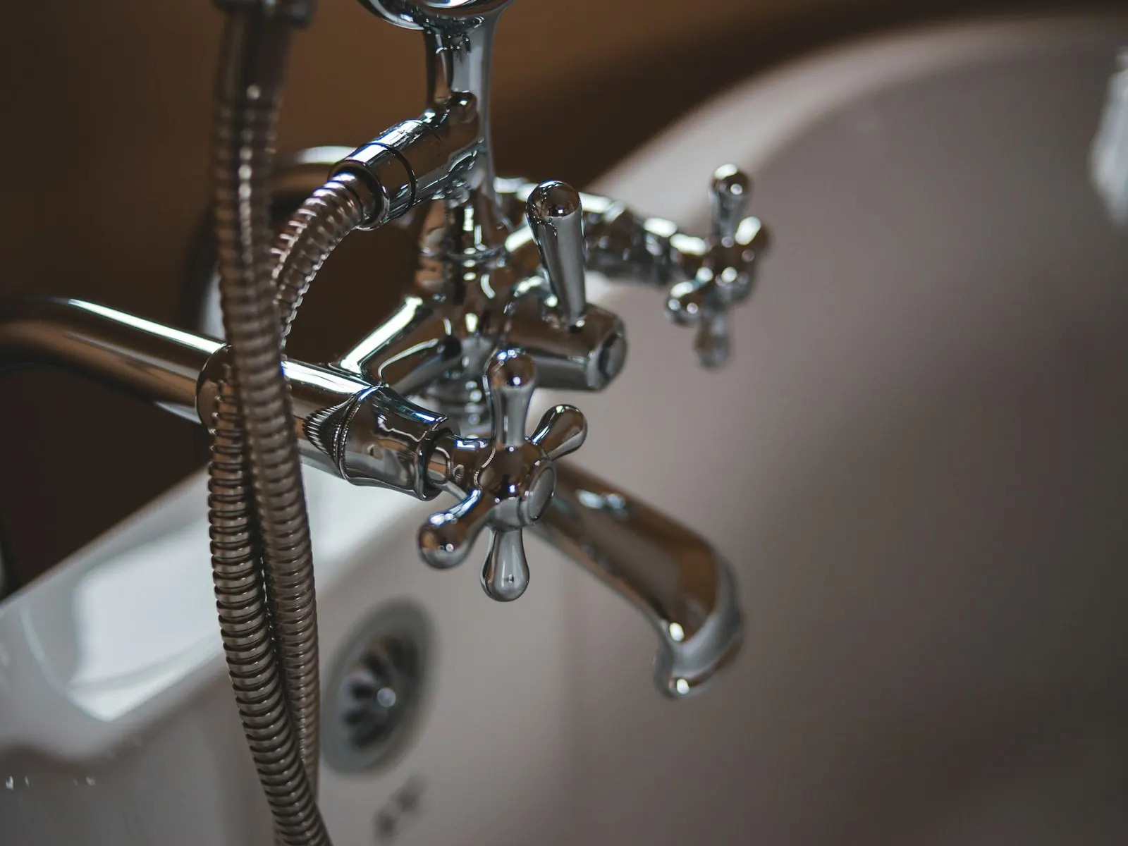 Pose WC suspendu et lavabo design